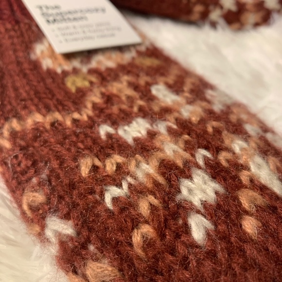 Sonoma Mitten with red and white pattern - Picture 4 of 4